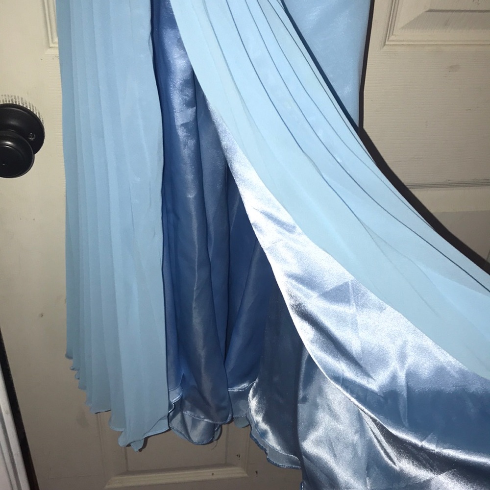 FORMAL DRESS - Picture 3 of 6